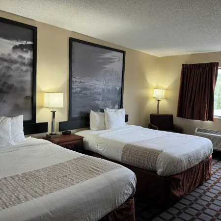 Super 8 by Wyndham Mason City