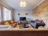 Carrington Guest House Hotels in Bluff