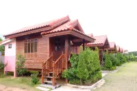 Banmai Hom Resort Hotels in Pluak Daeng