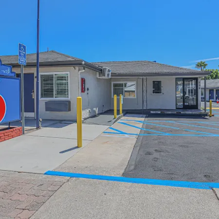 Motel 6 Tustin, CA – Orange County
