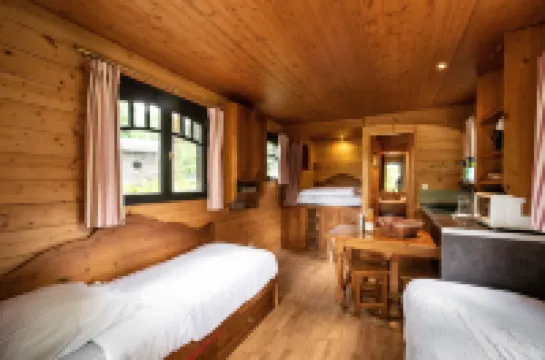 บ้านหมู่โซว์มูฟ ทู เด ดีมัวเซลเลด์ - ลี วิลลาจ์