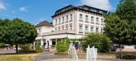 Hotel Zwei Mohren Отели рядом с достопримечательностью «Музей музыкальных инструментов»