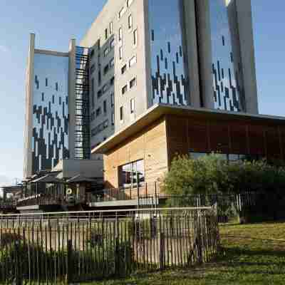 Doubletree by Hilton Lyon Eurexpo & Spa Hotel Exterior