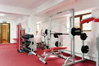 Max International Hotel & Resort - Gym