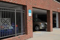 Hilton Garden Inn Providence - parking