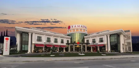 Ramada by Wyndham Sakarya Отели рядом с достопримечательностью «Ebk Cami»