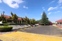 Hotel Misión Express Saltillo - parking