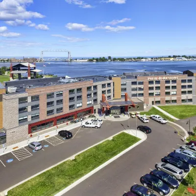 Pier B Resort Hotels near Bayfront Festival Park