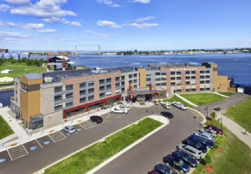 Pier B Resort Hotels in 