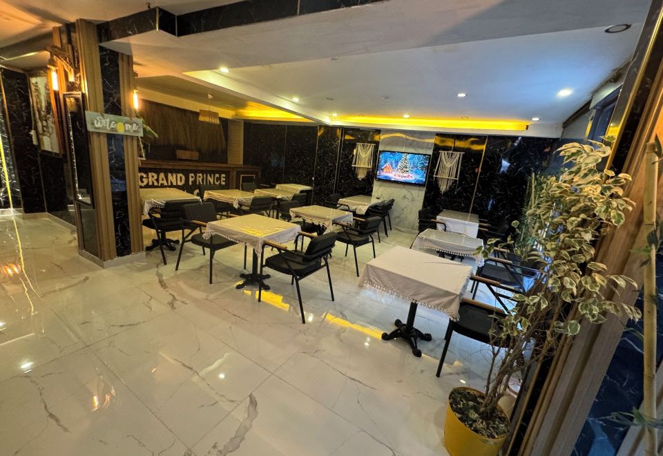 Little Prince Hotel Taksim 입구와 주변 풍경