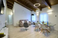 이네스 루나 스위트 조개의 집 주변 호텔