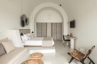 Enigma Suites Hotel berhampiran Firostefani