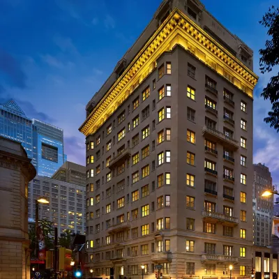 AKA Rittenhouse Square Philadelphia Отели рядом с достопримечательностью «Железнодорожный вокзал 30th Street Station»