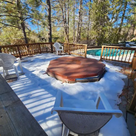 Silver Pines Lodge