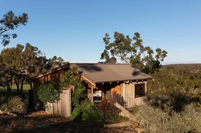 Wildwood Valley Hotels near Credaro Wines