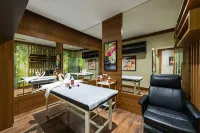 Crown Rose Hotel
