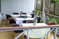 Art and Leisure-EB Hotel - Desayuno