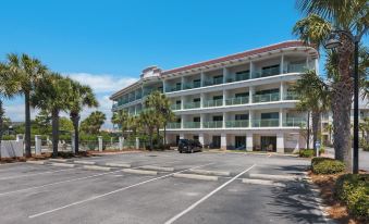 Charming Studio for 2 - Pool Views - Next Door to Alys!