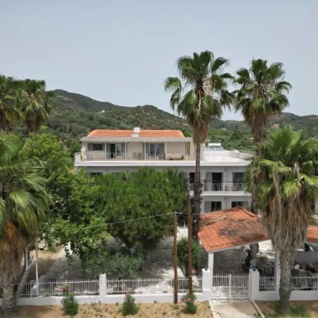 Evia Bay Suites & Retreats