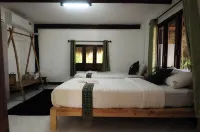 The Frog Cabana Hotels in Pak Thong Chai