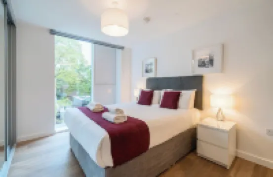 Roomspace Apartments - Walton Court Hotels in Walton-on-Thames