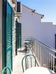 Stone house Dragan in the very center, with pool table, two balconies and the sea view Hotels in Gornji Humac