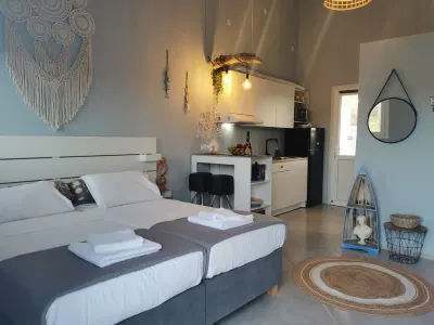 波西西度假屋 - 泳池綠洲花園魅力 Priniatikos Pyrgos附近的飯店