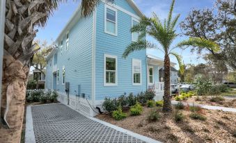 Downtown St Augustine Steps to Ice Plant Upscale