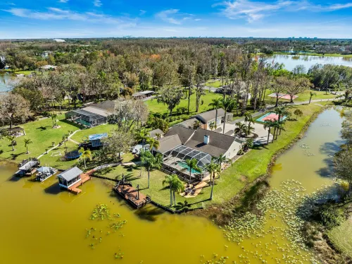 Luxe Waterfront Hideaway w Pool & Pirate Ship Dock Hotels in Westchase