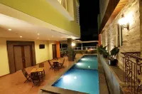 Pose in Solo by Wstay Hotels in Banjarsari