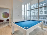 INFIVILLA Suites Eaton Center Отели рядом с достопримечательностью «Йонг-Дундас»