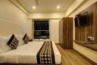 Hotel Mumbai House Juhu - Kitchens