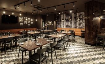 115 the Strand Hotel by Neu Collective