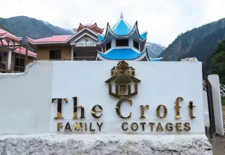 The Croft Family Cottages Отели рядом с достопримечательностью «Naran Valley»