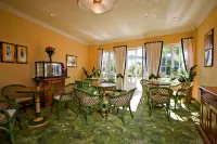 Kurhaus Dr. Petershofer Hotels in Neukirchen An Der Vöckla