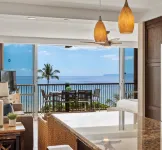 Oceanfront Mana Kai 2 Bedroom Condo
