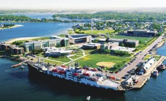 The Glen Cove Hotel & Restaurant