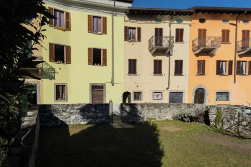 Family Lake Apartment by Rent All Como Hotels in Tremezzina