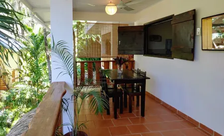 Colibri Apartments - Private Kitchen & Bathroom - 4 Min Walk to the Beach!