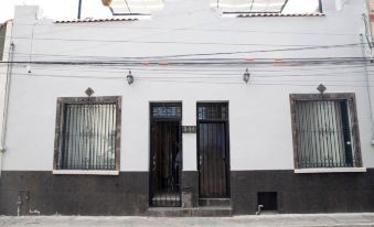 Adhoc Boutique Barrio Antiguo