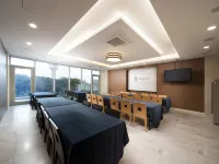 Bareve Hotel Hotels near Munbu Park