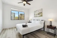 Luxurious Retreat - Private Pool, Walk to Amenities