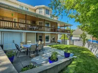 Mountain View Retreat: 2 BR/2 BA Spacious & Cozy! 바운티풀 호텔