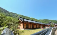 Yeongwol Hwanggung Hanok Pension