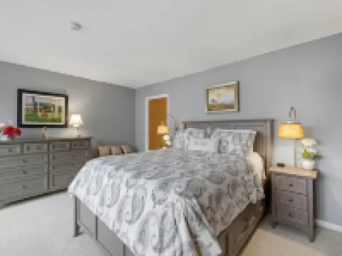 Townhome w/ amazing Paugus Bay - Lake Winnipesaukee - Views Hotels in Laconia