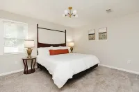 Home away from Home: Charming 3-bedroom house in delightful Bonaire with AC WiFi - 3-Star