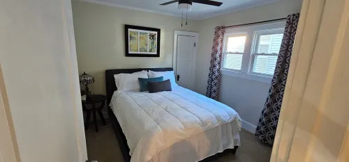 City Bungalow Charmer in the heart of Tosa