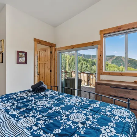 Schweitzer Lux Powder Dreams I Hot Tub I Families