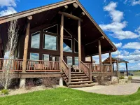 Mountain Shores Lodge - lake view - 35 miles to Yellowstone!