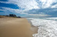 Hi - Yam SeaView Apartments & Suites Hotels in Bat Yam